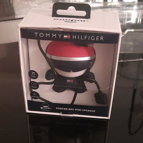 Speakers  little  man Tommy Hilfiger - Picture 1 of 5